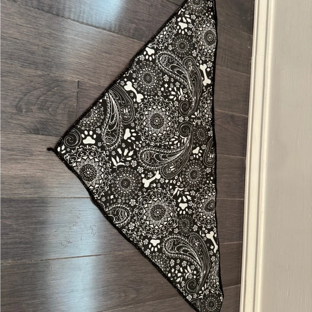 🎉HP🎊  Black and White Paisley Dog Pet Bandana for Medium/Large Dog